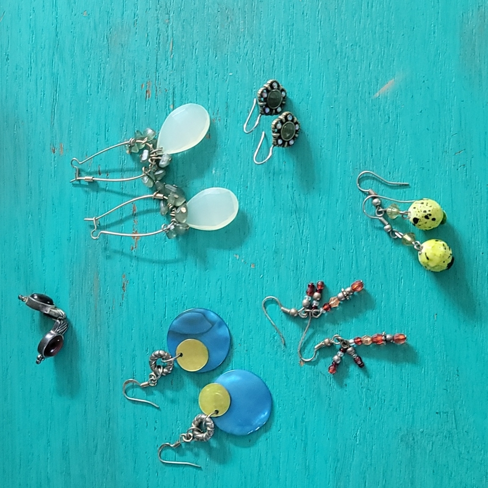 Bundle of 6 earrings